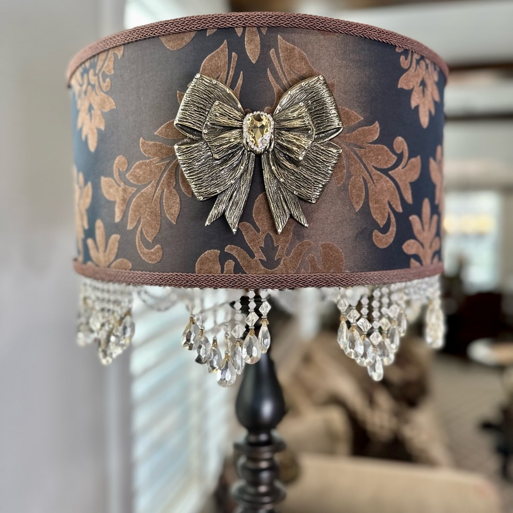 Elegant Bow Lampshade Enhancer